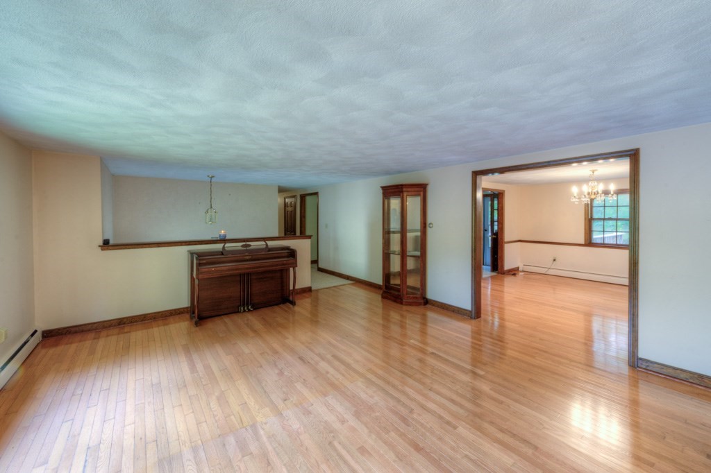 11 Browning Road Shrewsbury, MA 01545 - Photo 6 of 41 Gallery Image 6