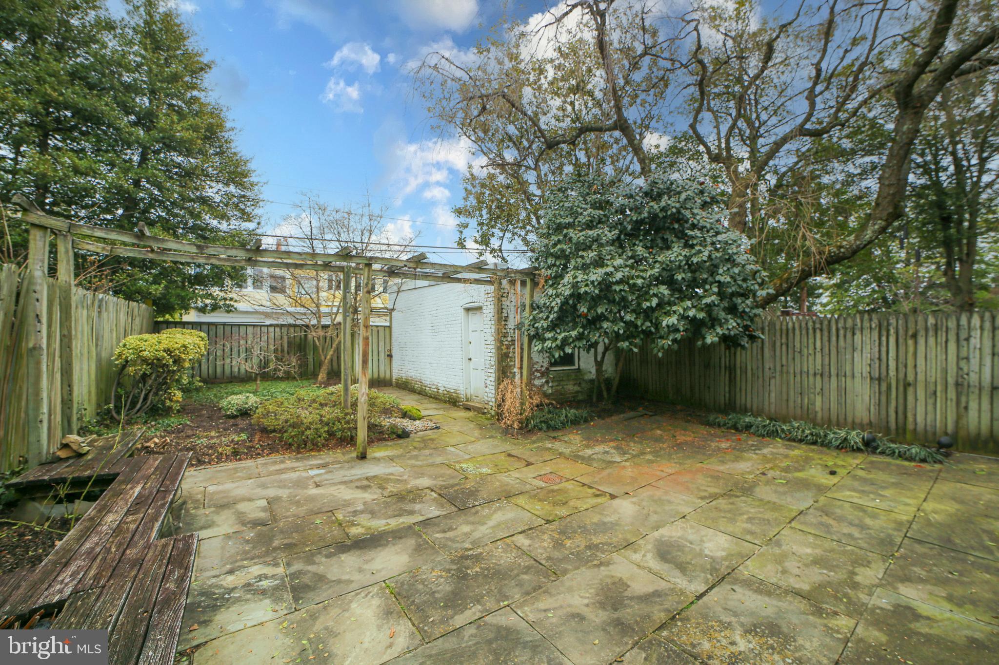 2849 29th Street Northwest Washington, DC 20008 - Photo 36 of 38 a view of a backyard
