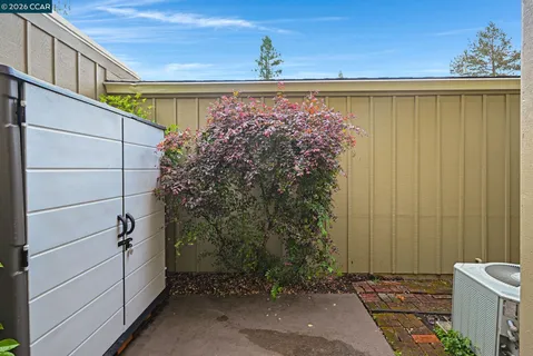 $1,199,000 | 327 Sycamore Hill Court, Danville, CA 94526