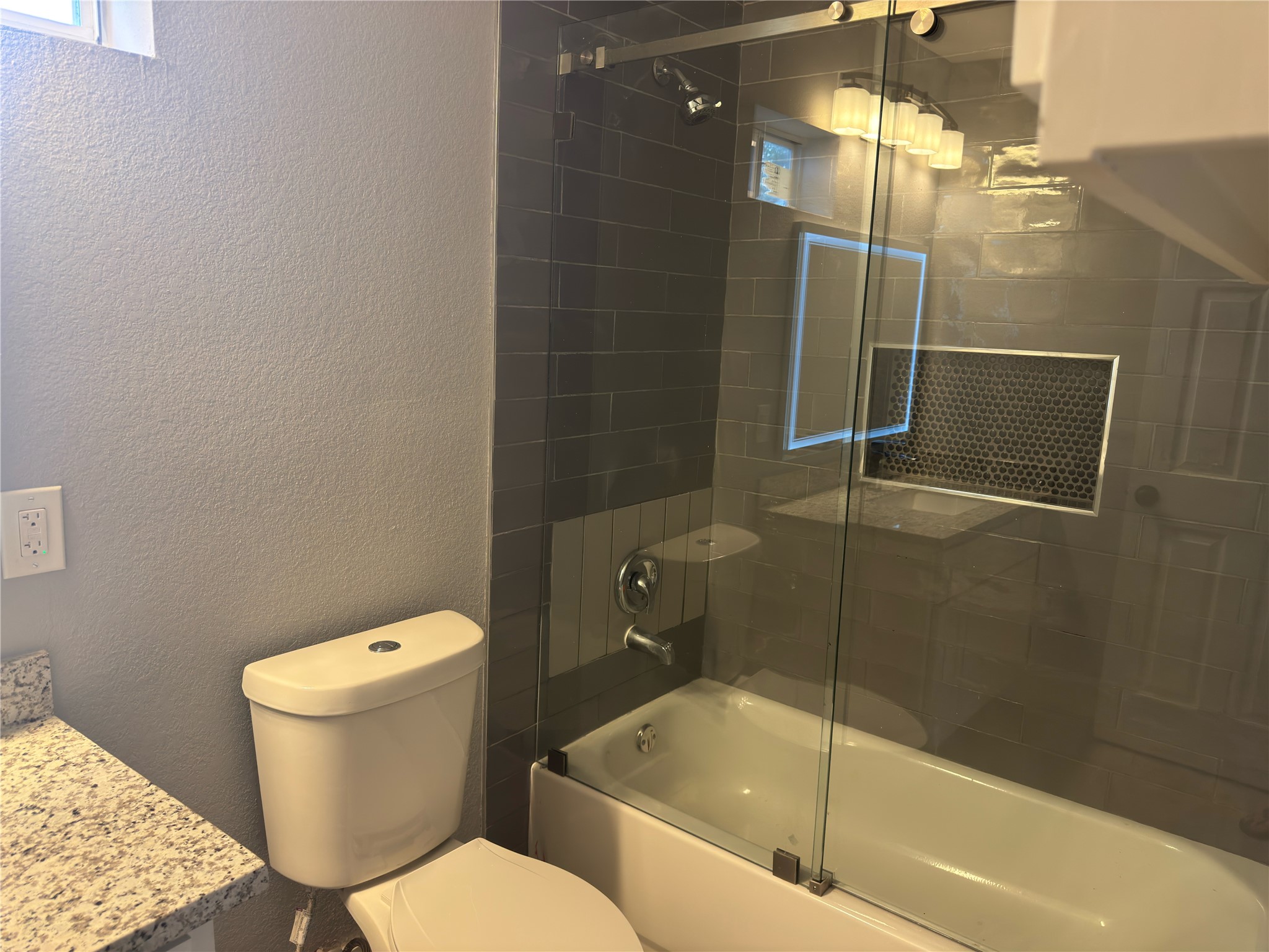 515 Caplin Street Houston, TX 77022 - Photo 3 of 14