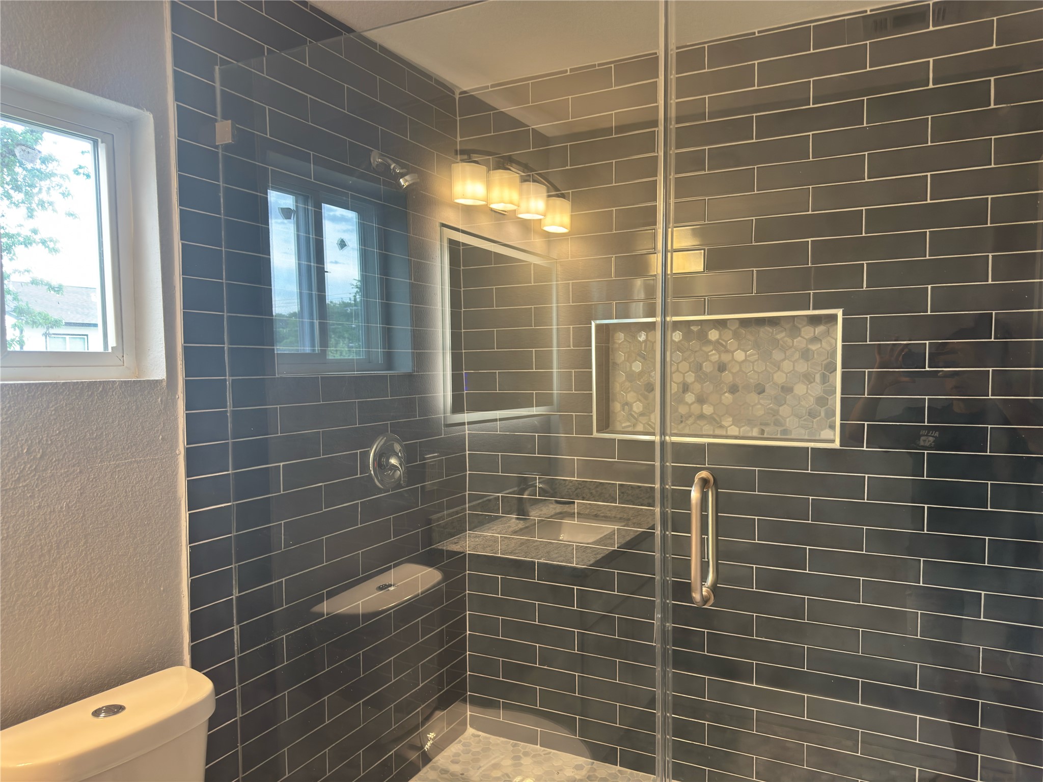 515 Caplin Street Houston, TX 77022 - Photo 9 of 14