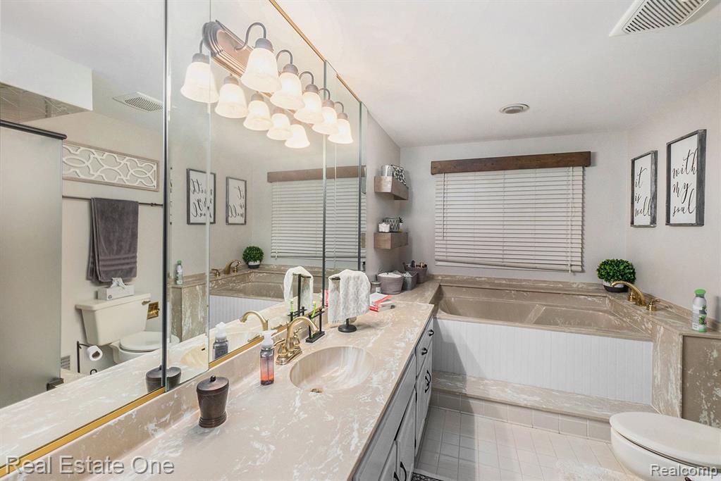 3632 Summit Ridge Drive Rochester Hills, MI 48306 - Photo 18 of 33