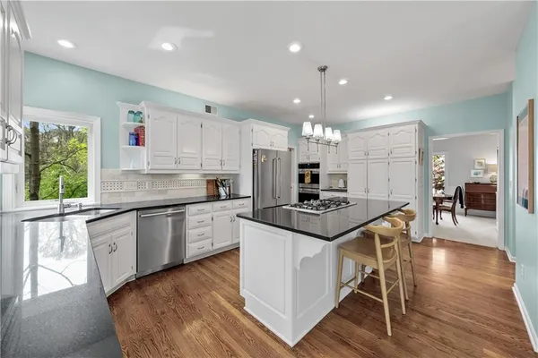 $695,000 | 6108 North Mattox Road, Kansas City, MO 64151