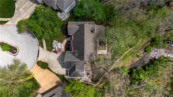 $695,000 | 6108 North Mattox Road, Kansas City, MO 64151