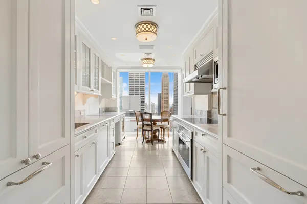 $16,500 | 641 5th Avenue, Unit 27E | Midtown East