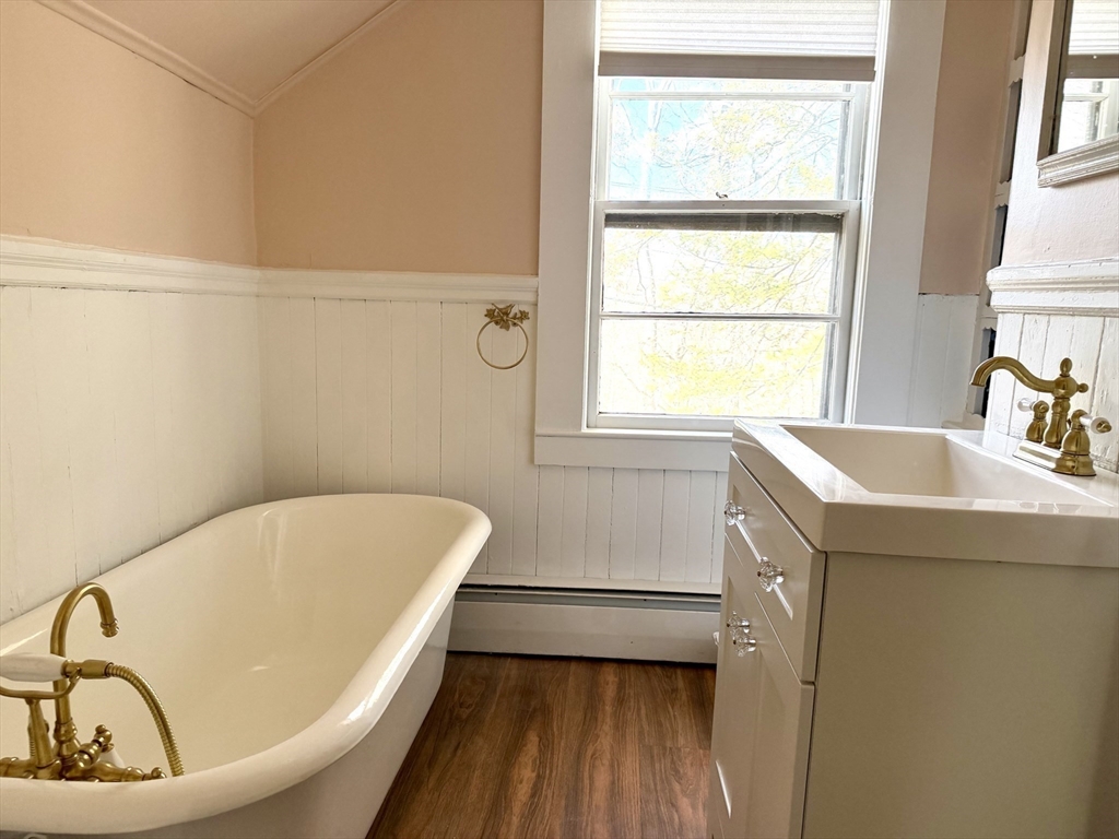 90 Mill Street, Unit UPSTAIRS Newton, MA 02459 - Photo 7 of 8