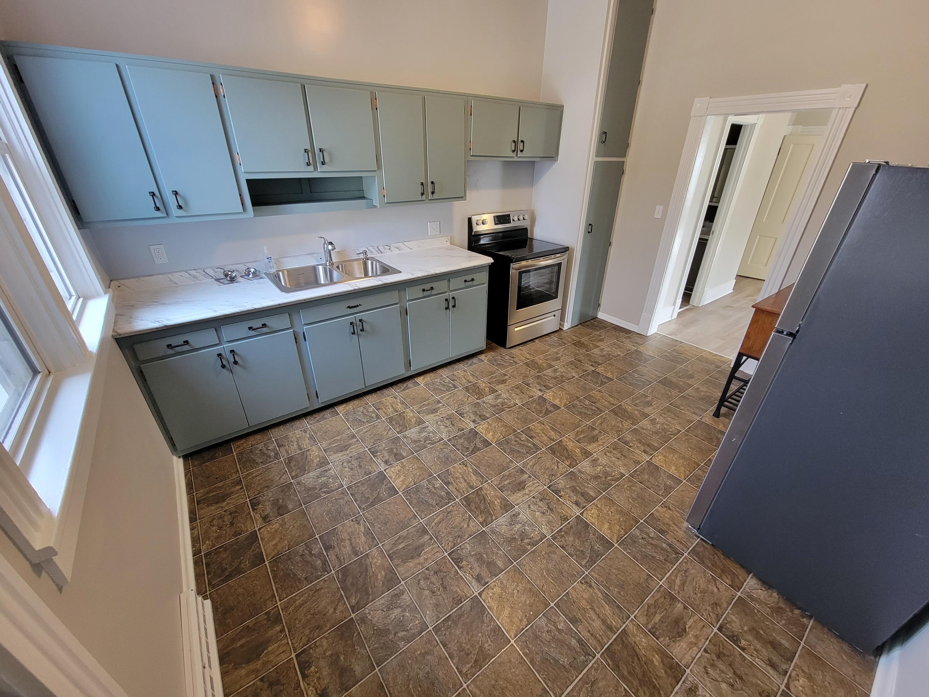 258 3rd Street Manistee, MI 49660 - Photo 3 of 26 20230220_142734 Kitchen