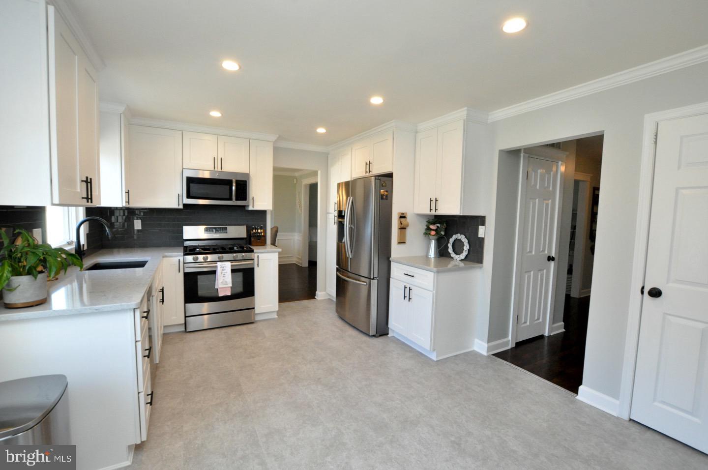 148 Roberts Drive Somerdale, NJ 08083 - Photo 15 of 31 Gallery Image 15