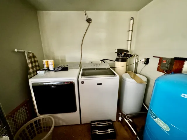 $475,000 | 4517 East County Road 400 South, New Castle, IN 47362