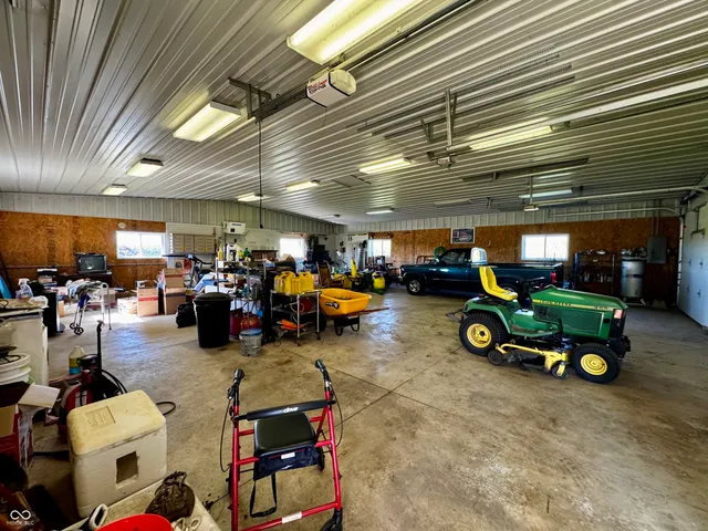 $475,000 | 4517 East County Road 400 South, New Castle, IN 47362