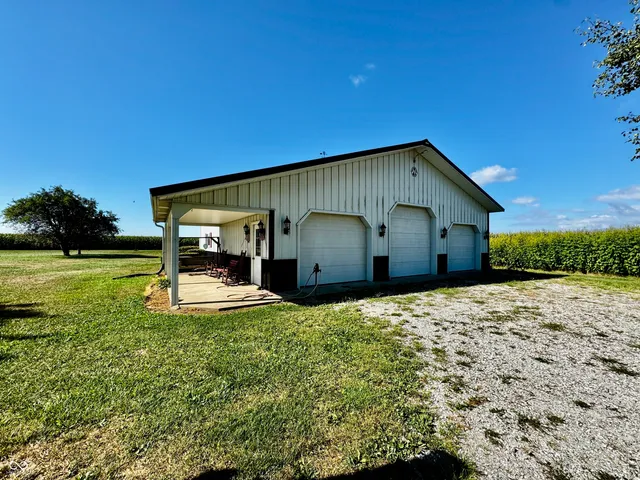 $475,000 | 4517 East County Road 400 South, New Castle, IN 47362