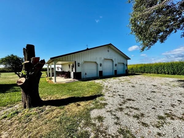 $475,000 | 4517 East County Road 400 South, New Castle, IN 47362