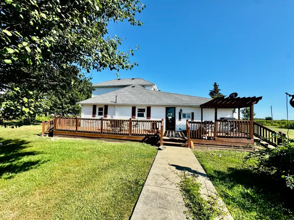 $475,000 | 4517 East County Road 400 South, New Castle, IN 47362