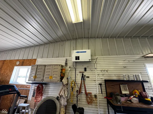 $475,000 | 4517 East County Road 400 South, New Castle, IN 47362