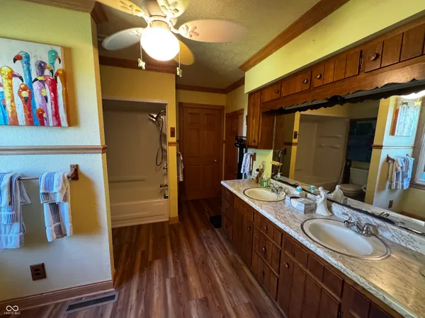 $475,000 | 4517 East County Road 400 South, New Castle, IN 47362