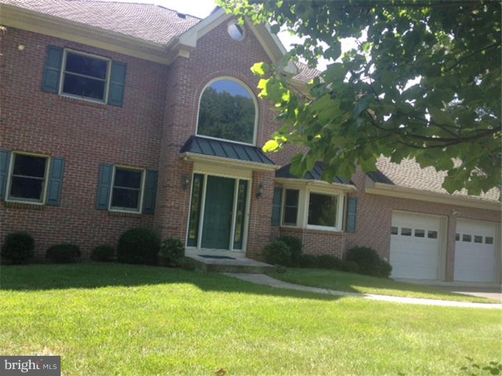 142 Emley's Hill Road Cream Ridge, NJ 08514 - Photo 2 of 25
