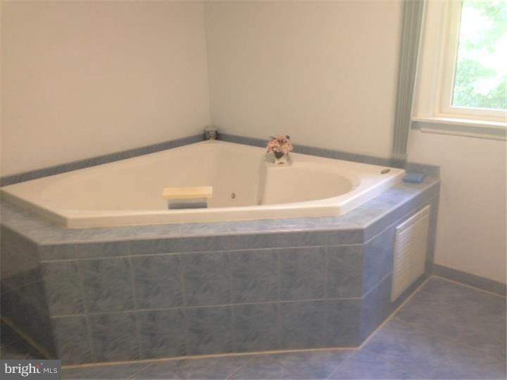 142 Emley's Hill Road Cream Ridge, NJ 08514 - Photo 13 of 25