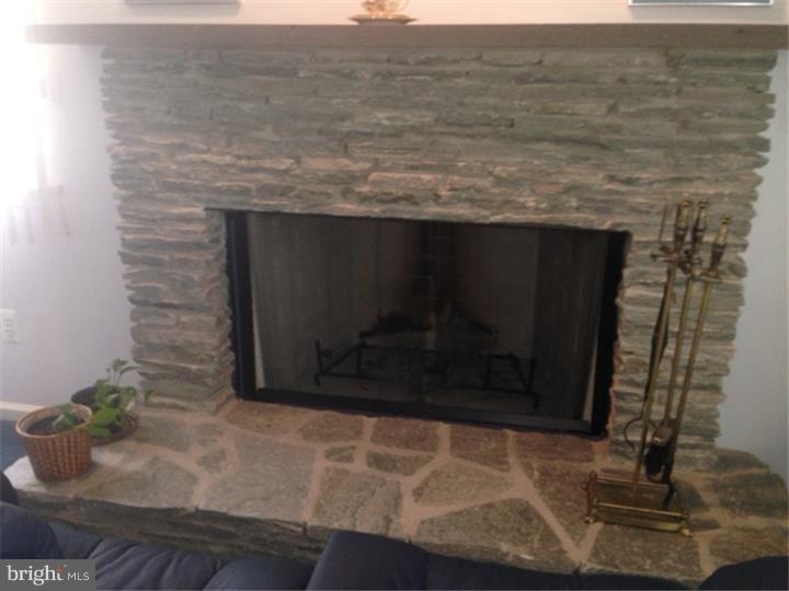 142 Emley's Hill Road Cream Ridge, NJ 08514 - Photo 8 of 25