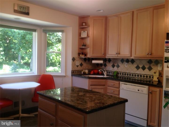 142 Emley's Hill Road Cream Ridge, NJ 08514 - Photo 9 of 25