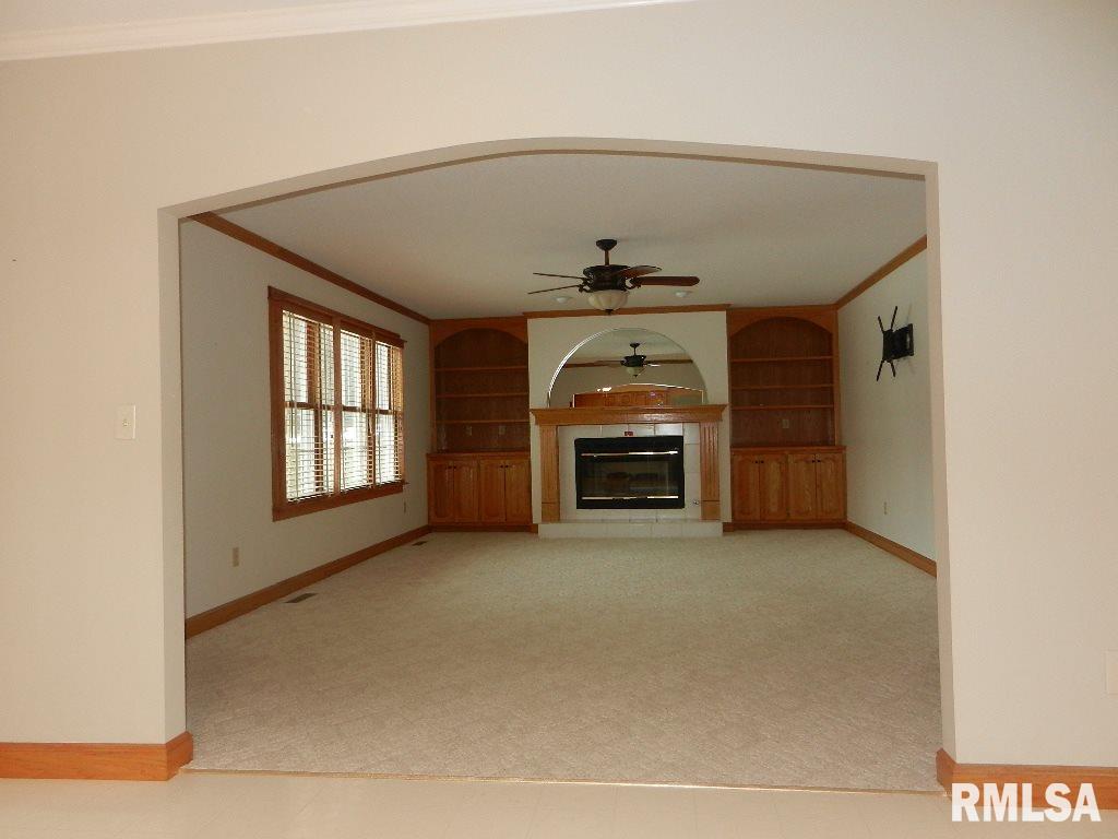 4410 Forest Road Davenport, IA 52807 - Photo 11 of 24 Gallery Image 11