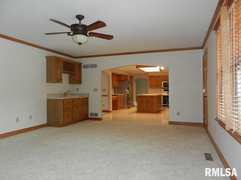 4410 Forest Road Davenport, IA 52807 - Photo 12 of 24 Gallery Image 12