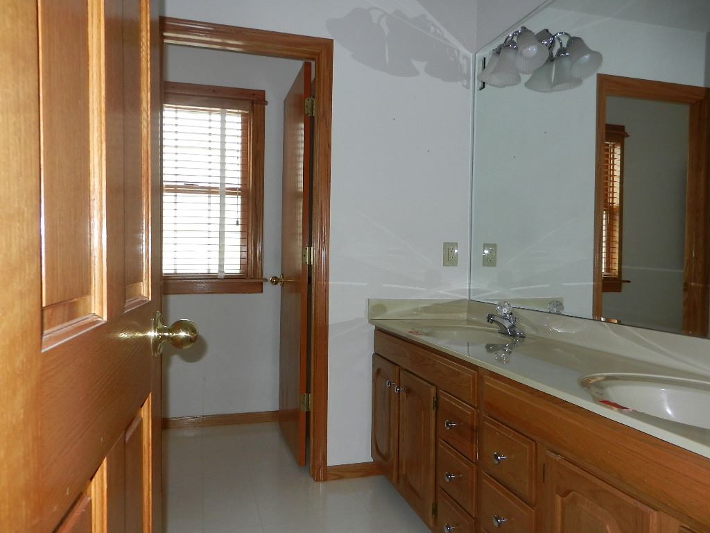 4410 Forest Road Davenport, IA 52807 - Photo 23 of 24 Gallery Image 23