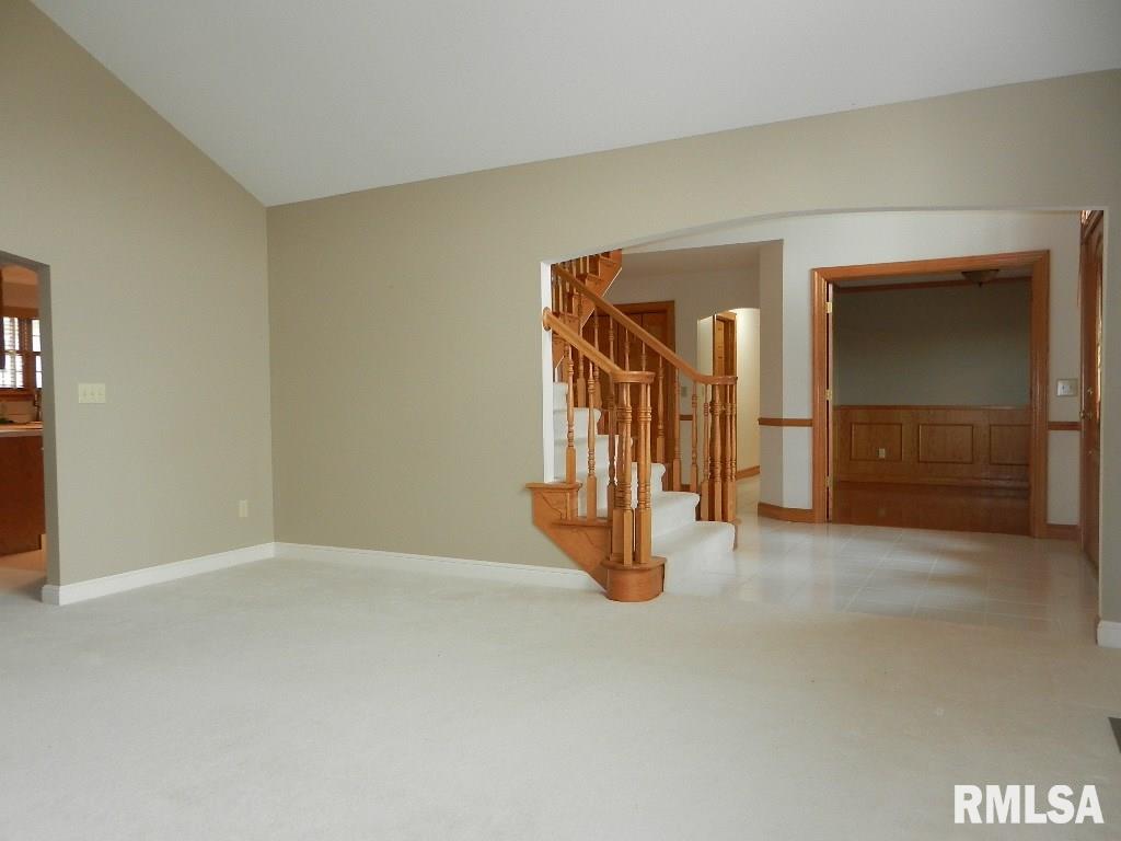 4410 Forest Road Davenport, IA 52807 - Photo 4 of 24 Gallery Image 4