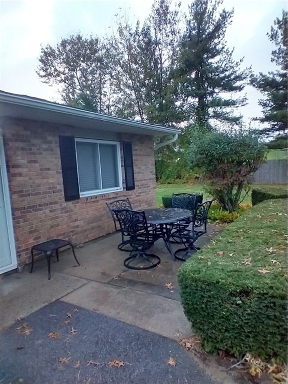 42 Fox Ridge Crescent Warwick, RI 02886 - Photo 2 of 15 Patio