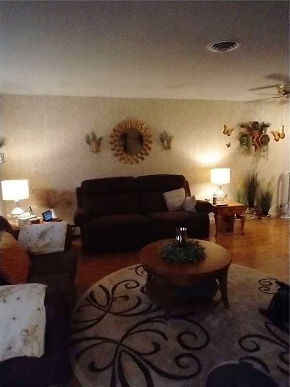 42 Fox Ridge Crescent Warwick, RI 02886 - Photo 8 of 15 Livng 2