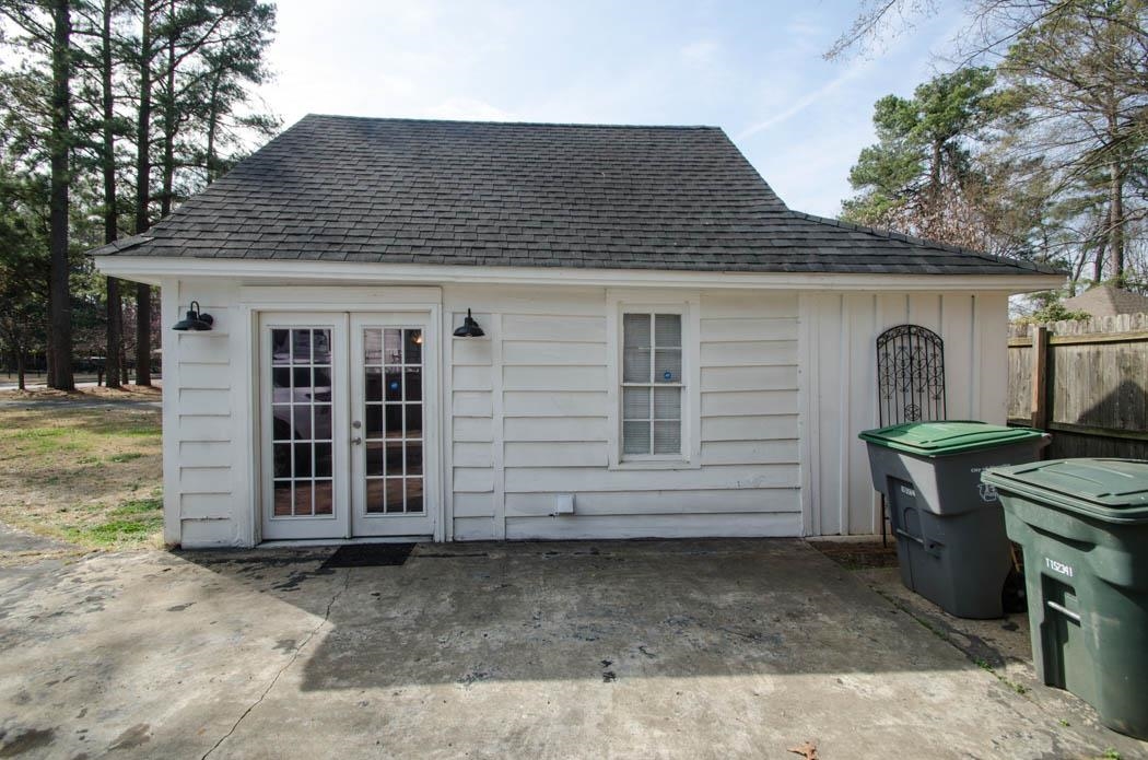 4572 Princeton Road Memphis, TN 38117 - Photo 20 of 24 View of outbuilding with french doors