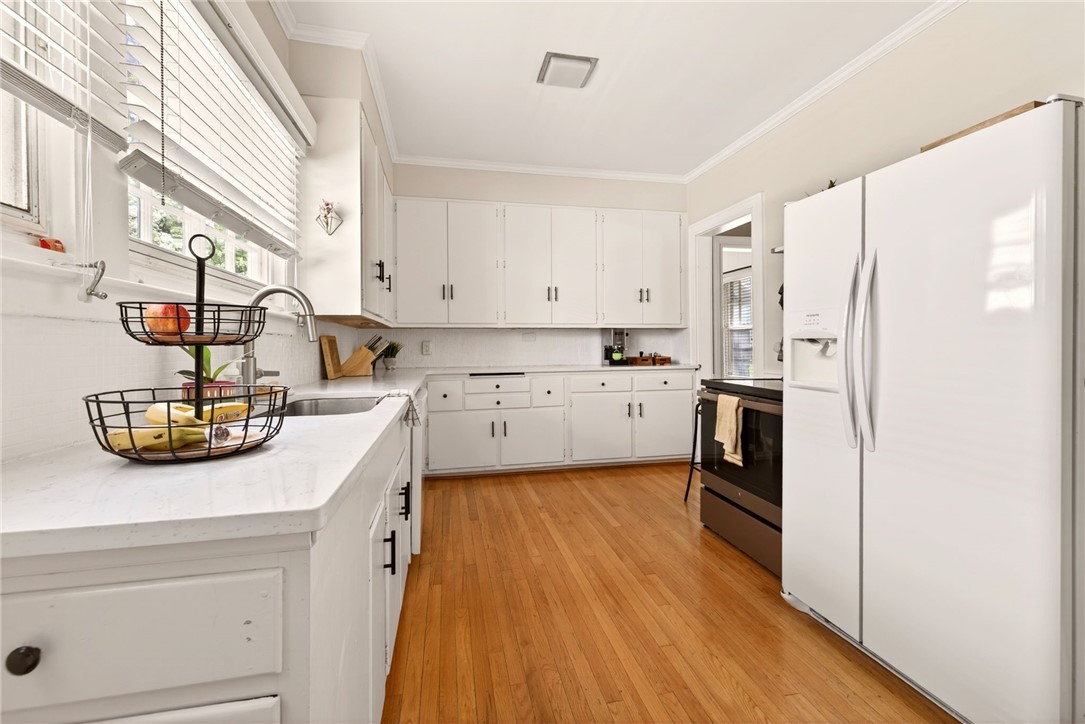 1036 Harvard Street Rochester, NY 14610 - Photo 13 of 35