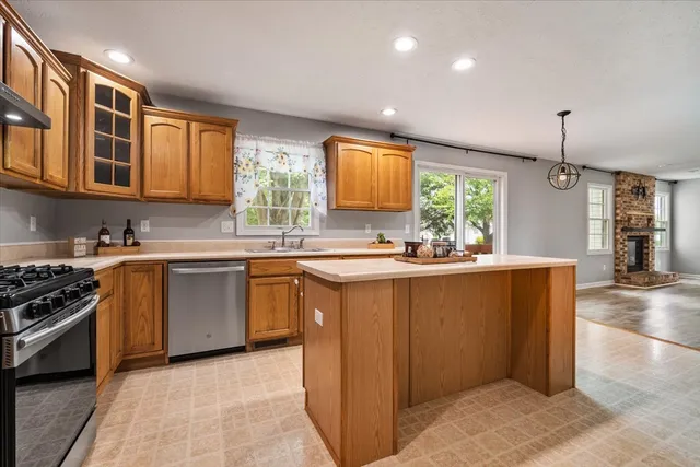 $309,900 | 23 Breckenwood Court, Bloomington, IL 61704