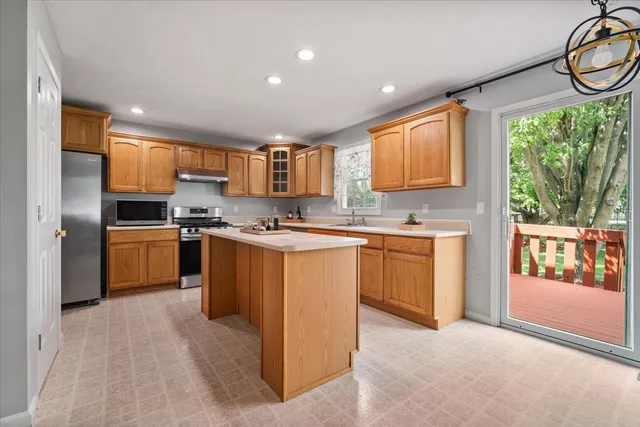 $309,900 | 23 Breckenwood Court, Bloomington, IL 61704