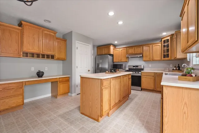 $309,900 | 23 Breckenwood Court, Bloomington, IL 61704