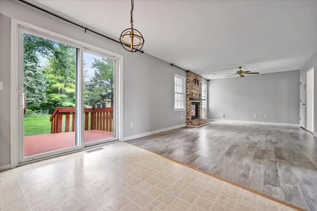 $309,900 | 23 Breckenwood Court, Bloomington, IL 61704