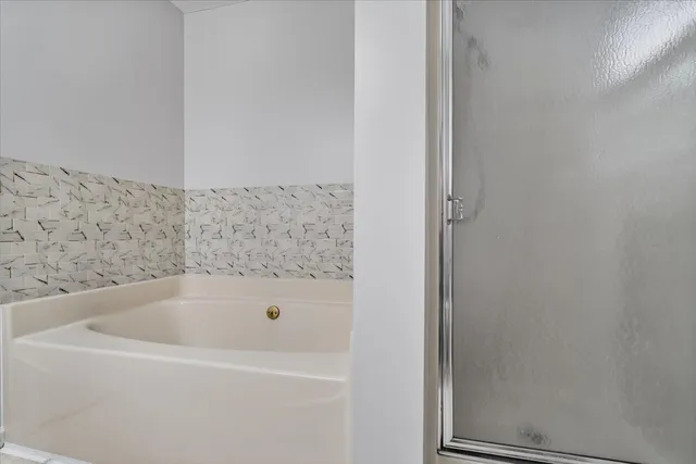 $309,900 | 23 Breckenwood Court, Bloomington, IL 61704