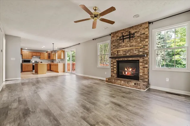 $309,900 | 23 Breckenwood Court, Bloomington, IL 61704