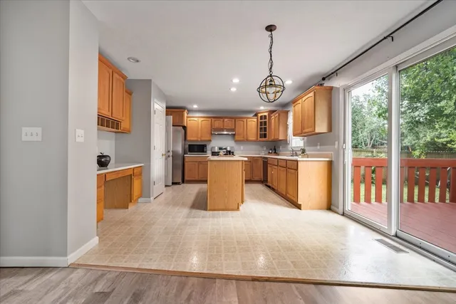 $309,900 | 23 Breckenwood Court, Bloomington, IL 61704