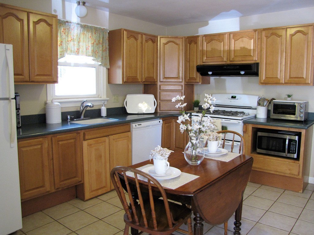 195 New Boston Road Sturbridge, MA 01566 - Photo 3 of 17