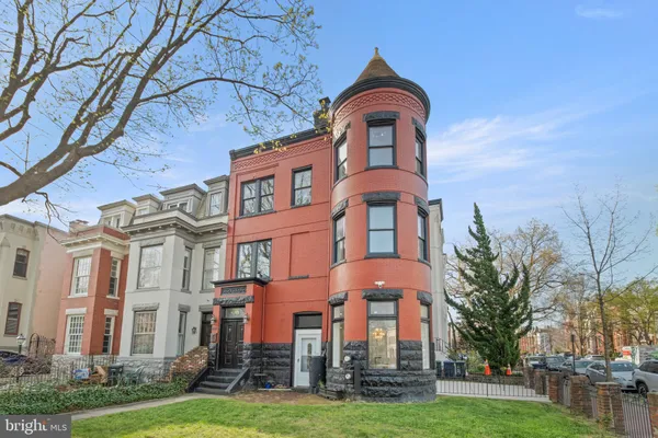 $1,395,000 | 801 East Capitol Street Southeast, Washington, DC 20003