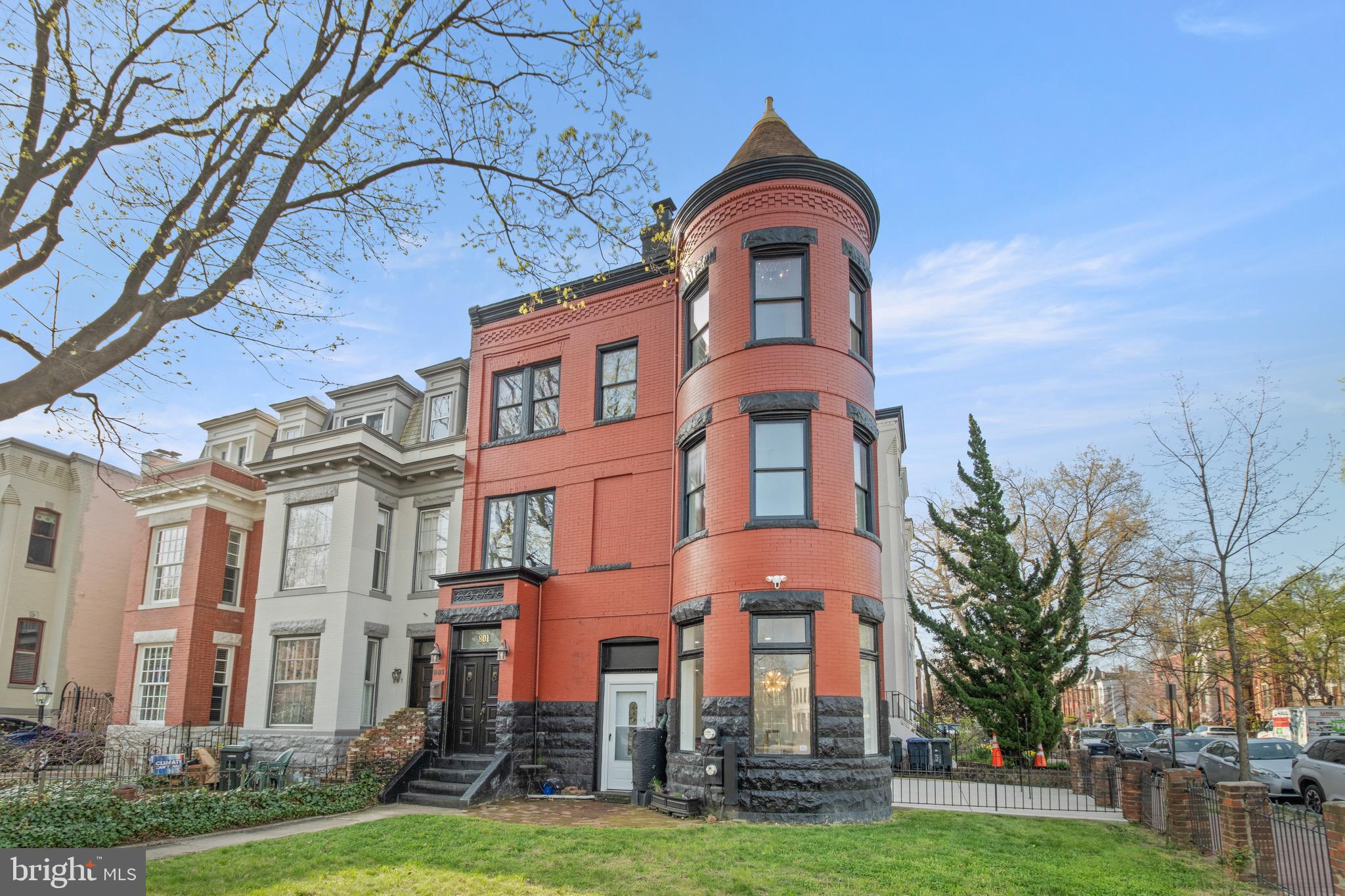 801 East Capitol Street Southeast Washington, DC 20003 - Photo 1 of 29 front view of a building