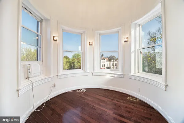 $1,395,000 | 801 East Capitol Street Southeast, Washington, DC 20003