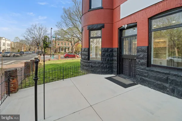 $1,395,000 | 801 East Capitol Street Southeast, Washington, DC 20003