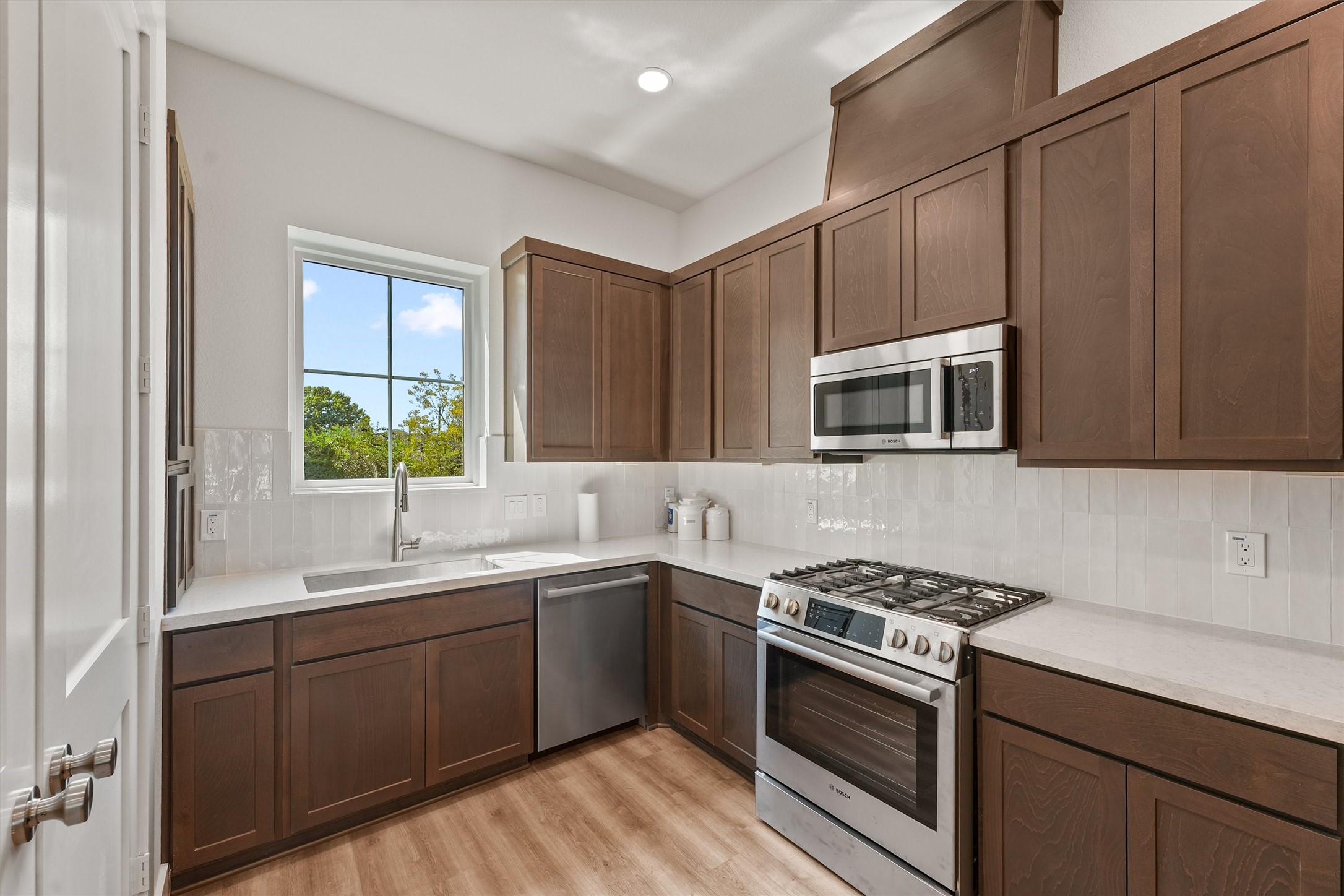 1517 Vermont Street, Unit D Houston, TX 77006 - Photo 9 of 38