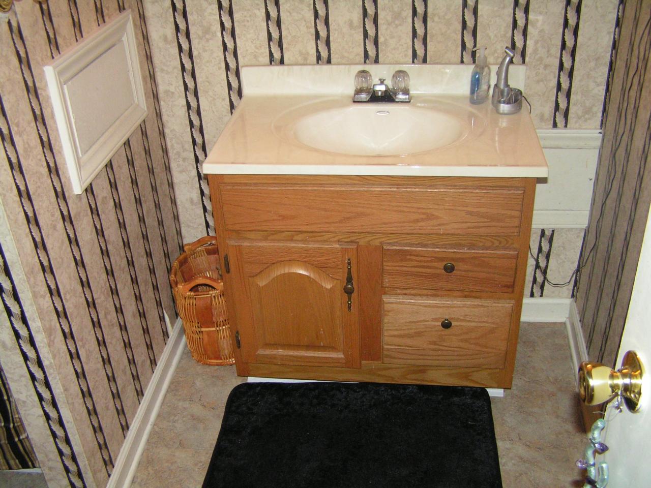 1702 Andrews Road Northwest Roanoke, VA 24017 - Photo 9 of 12 Bathroom