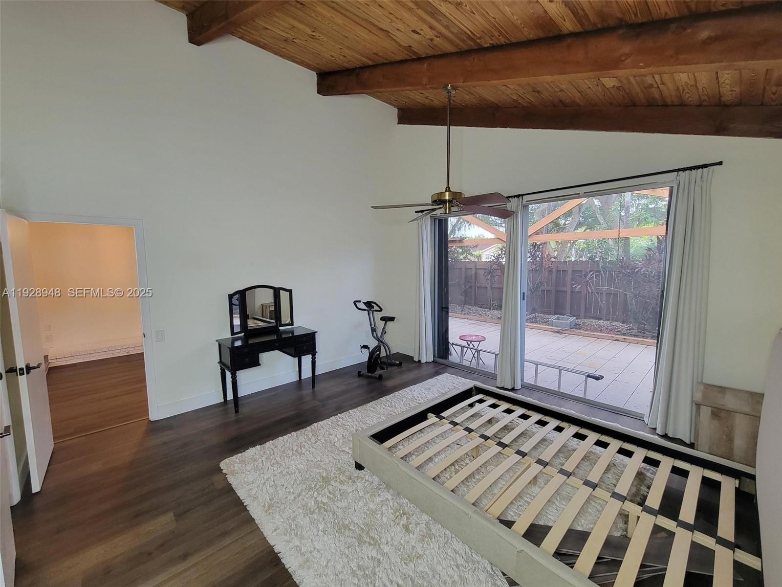 11375 Southwest 112th Cir Lane South Miami, FL 33176 - Photo 33 of 55 a living room with furniture