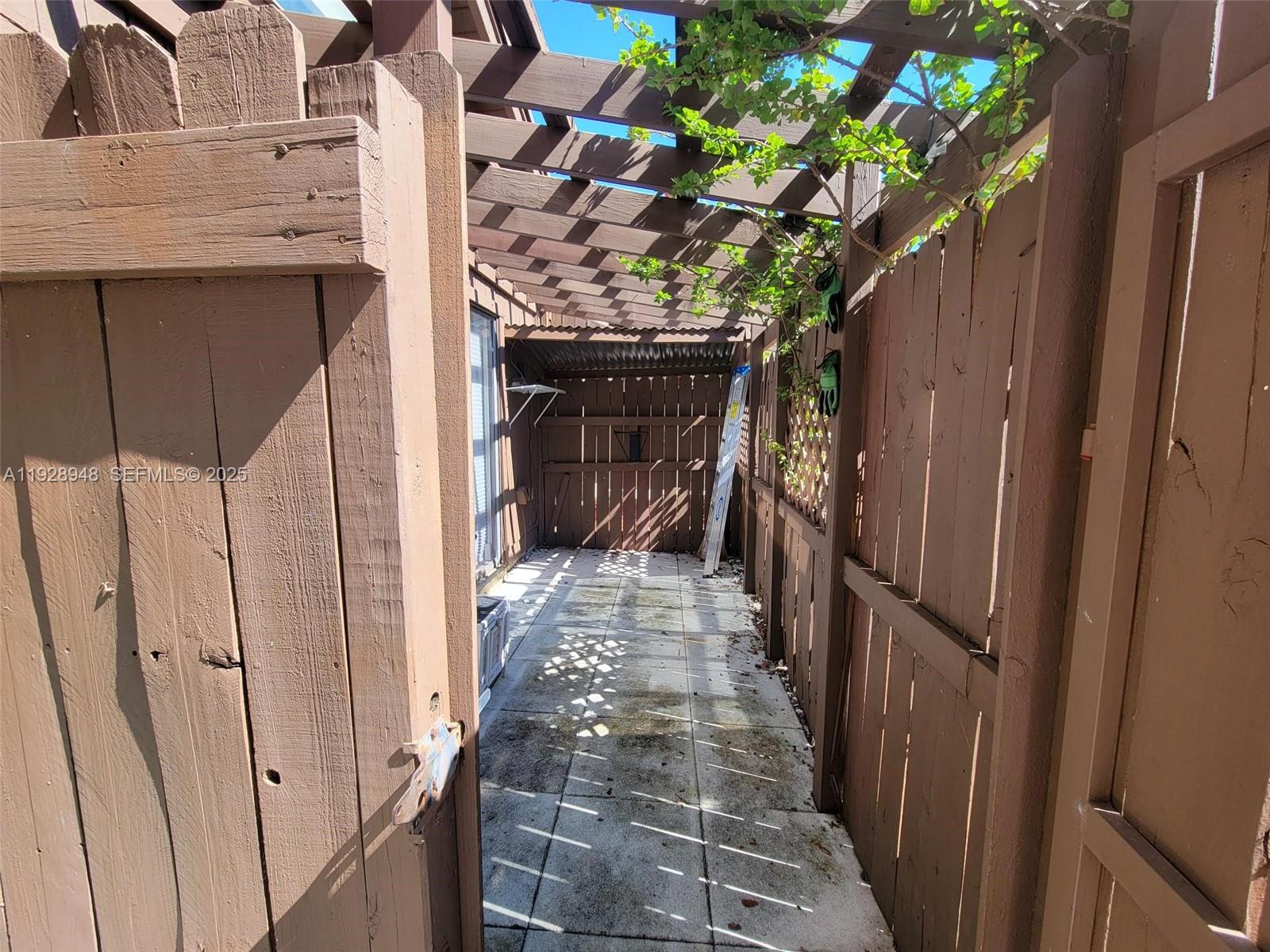 11375 Southwest 112th Cir Lane South Miami, FL 33176 - Photo 5 of 55 a view of entryway