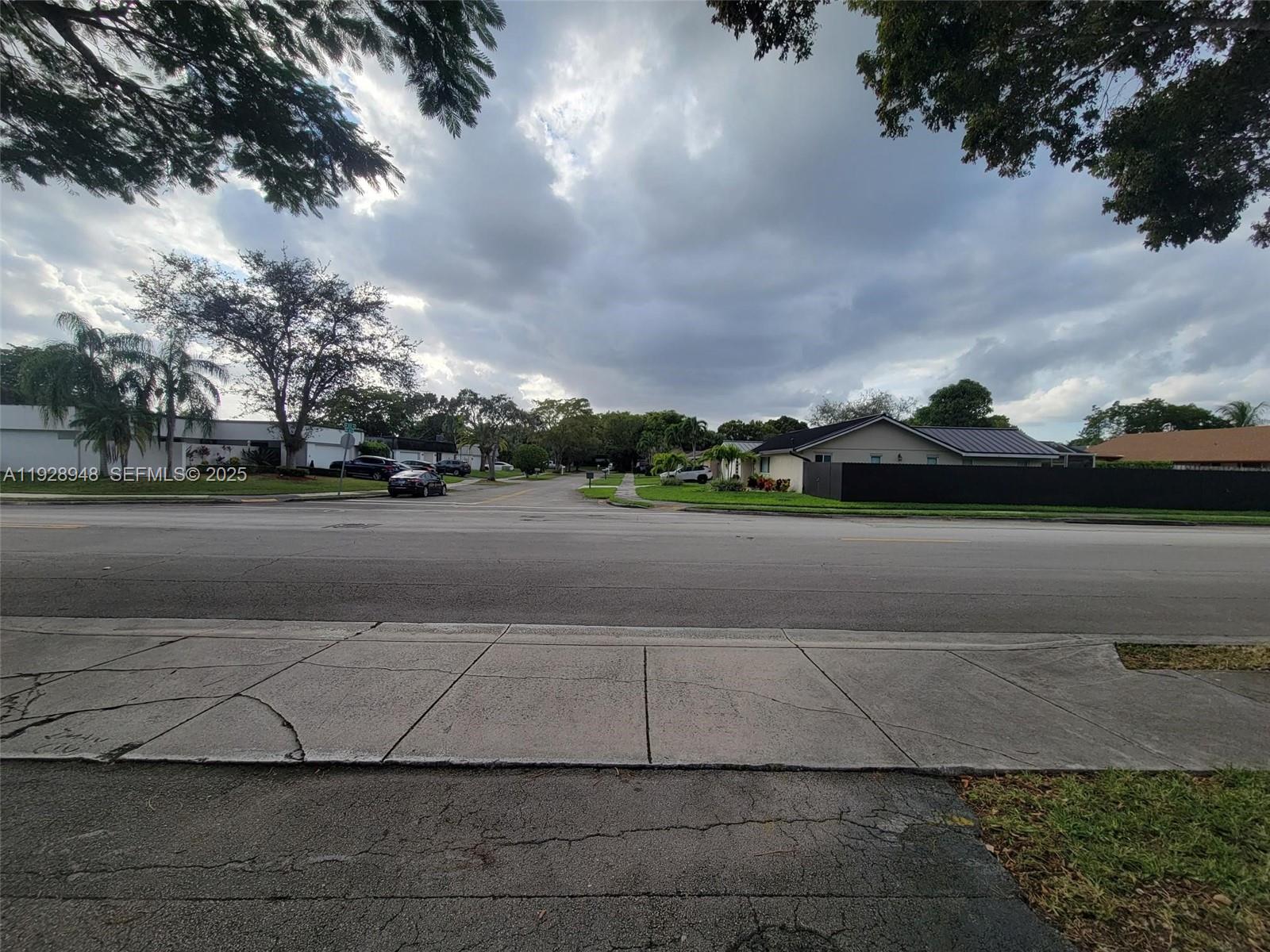 11375 Southwest 112th Cir Lane South Miami, FL 33176 - Photo 55 of 55 a view of a street