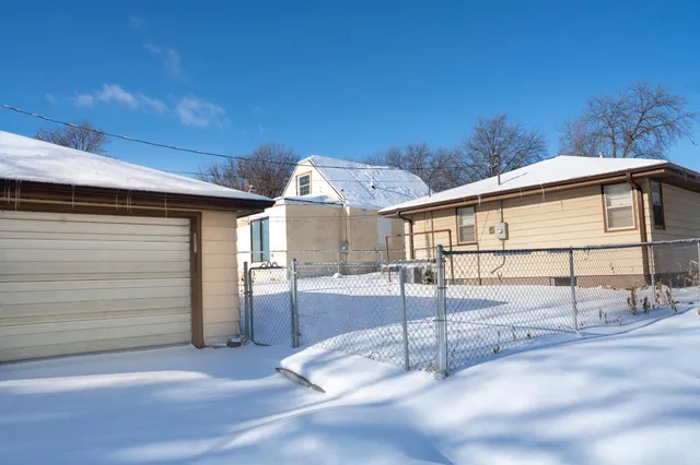 $284,900 | 1176 Lawson Avenue East, St. Paul, MN 55106