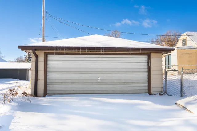 $284,900 | 1176 Lawson Avenue East, St. Paul, MN 55106